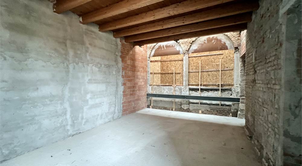 INTERNO