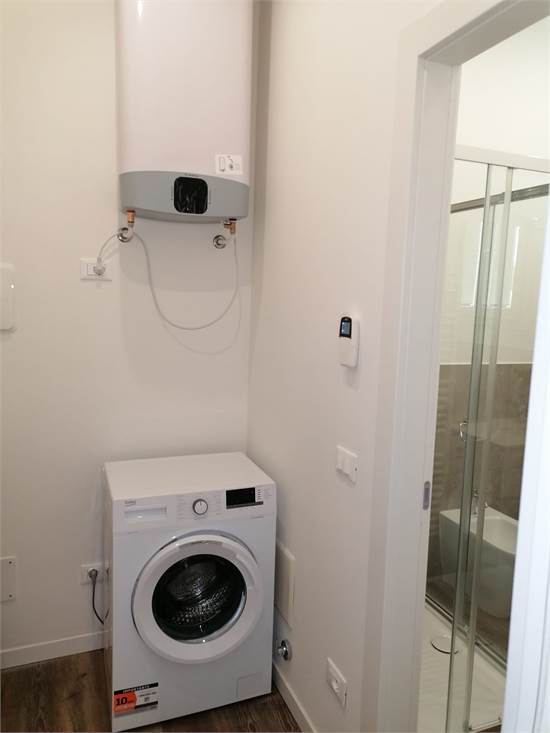 BAGNO CON LAVANDERIA