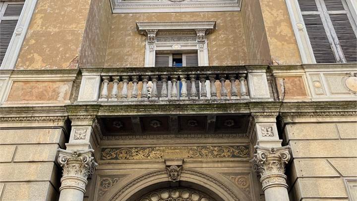 APPARTAMENTO PRESTIGIOSO IN PALAZZO STORICO