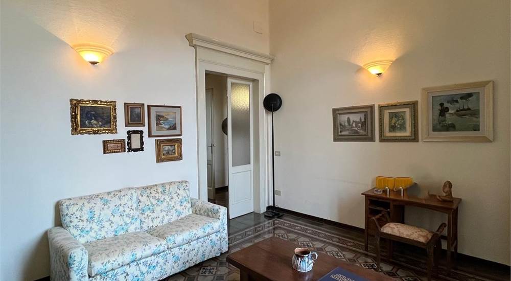 SALOTTINO -CAMERA CON LOGGIA