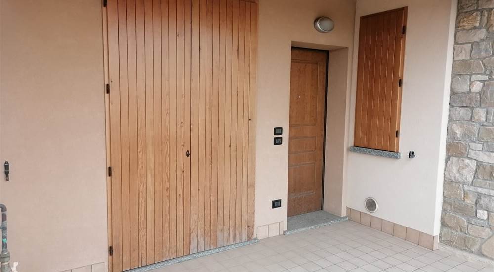 PORTICO CON INGRESSO