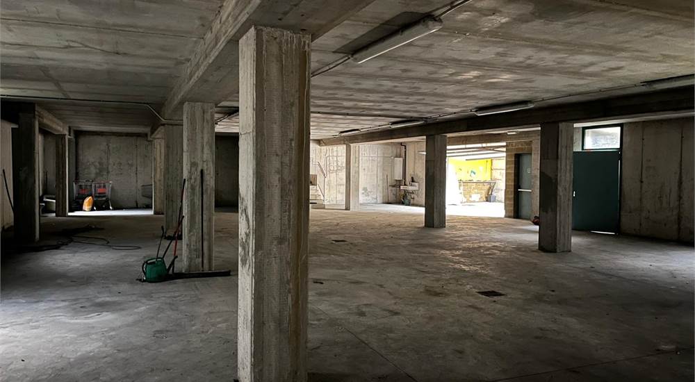 INTERNO